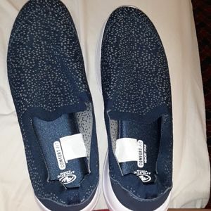 Ladies memory foam comfort-fit athletic shoes